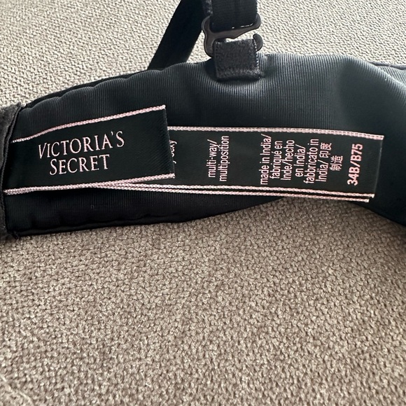 Victoria’s Secret and Pink Bras - Picture 5 of 14